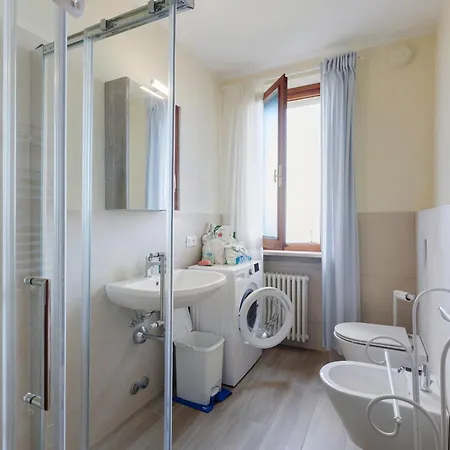 Lägenhet Corbei Torri Del Benaco