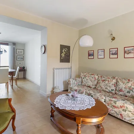 Lägenhet Corbei Torri Del Benaco